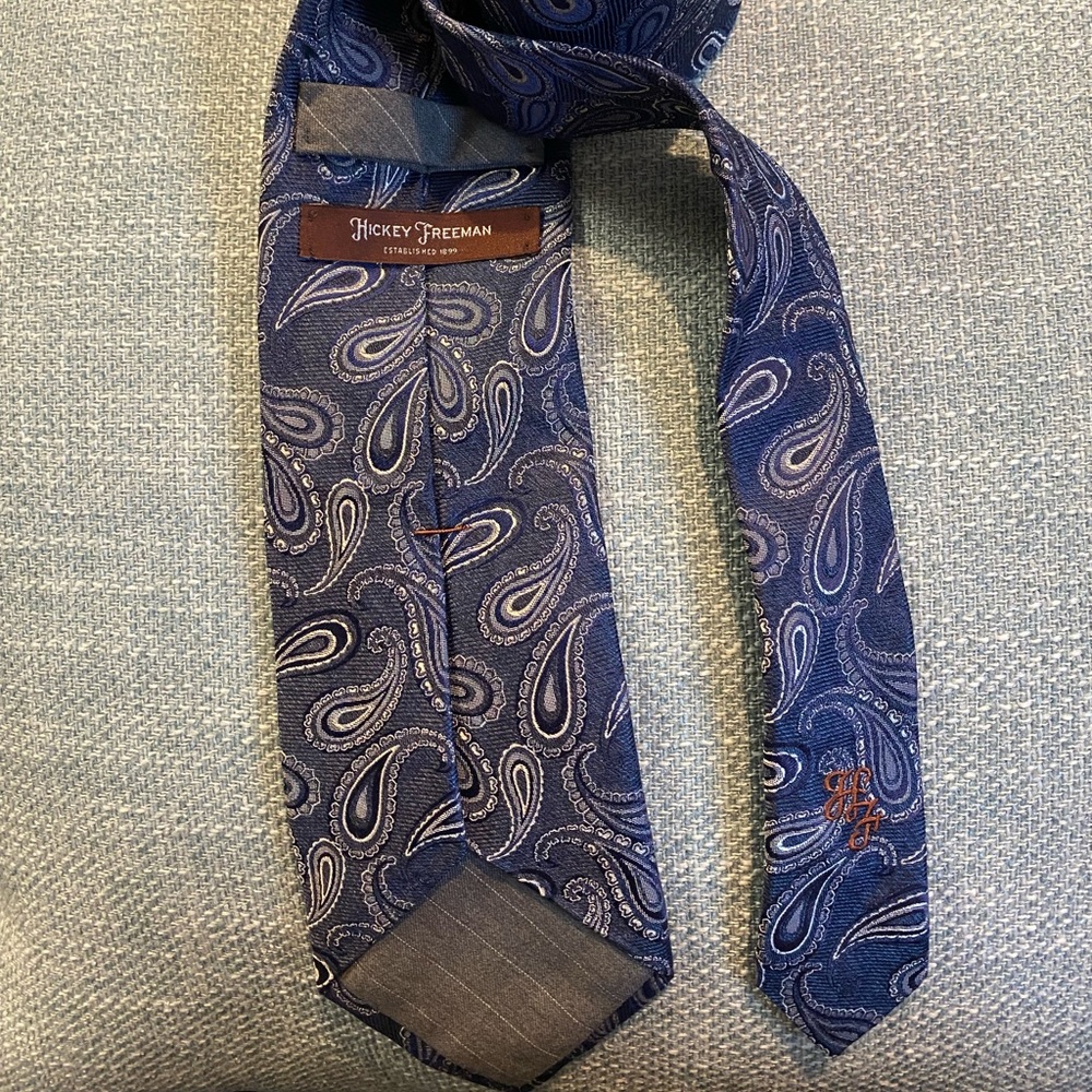 Men’s tie - Picture 3 of 3